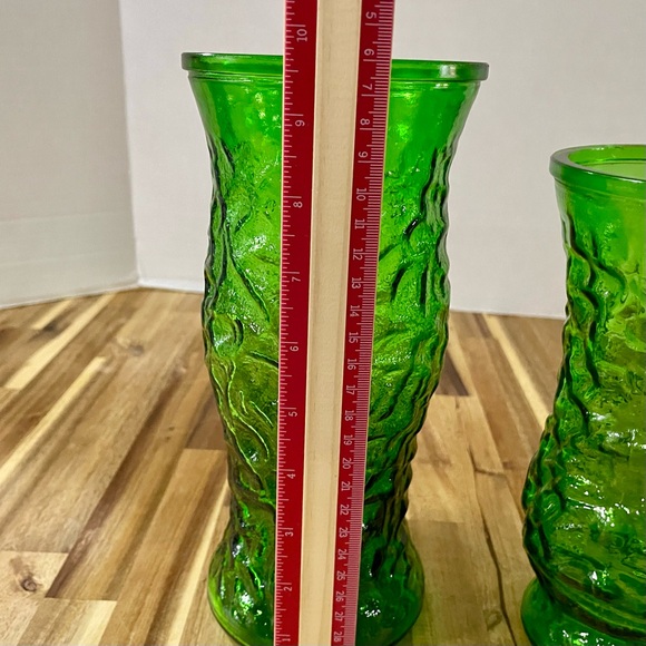 VTG Hoosier Glass Crinkle Green Vases 70’s Textured Swirl & Ribbon Mid Century - Picture 8 of 10